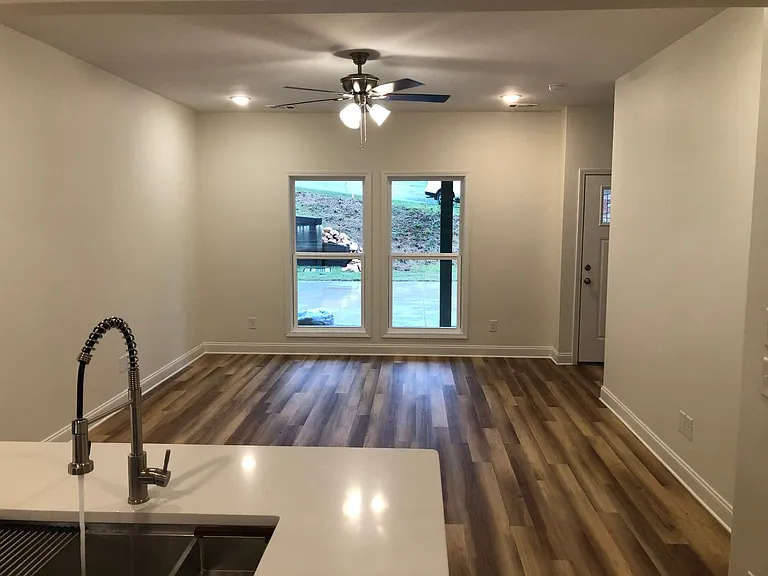 38 & 40 Kaitlyn Ct — Photo 2