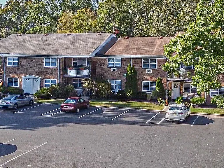 Princeton Court CLO — Photo 42