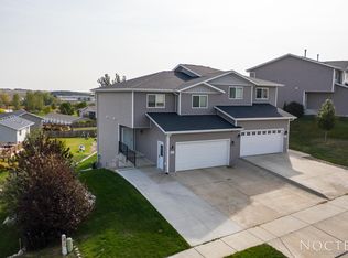 1217 Sorrento Pl, Bismarck, ND 58501