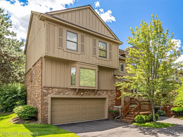 6452 Aspen Ridge Blvd, West Bloomfield, MI 48322