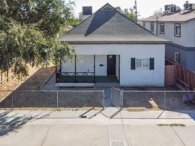 807 Monterey St, Bakersfield, CA, 93305