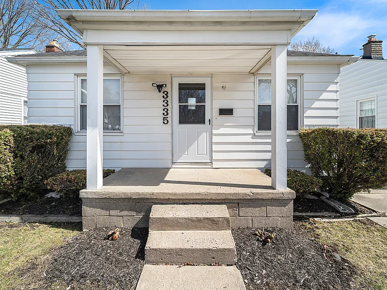 3335 Williams St — Photo 1