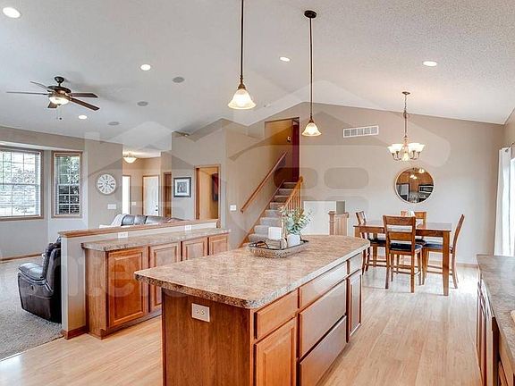 5th image of 23307 Jonquil St NW