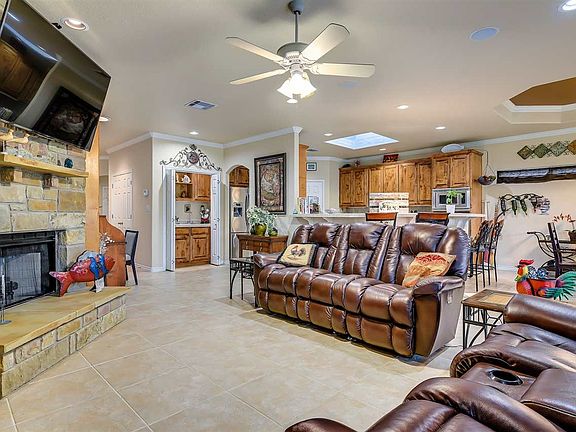 3rd image of 615 Clear Cove Dr