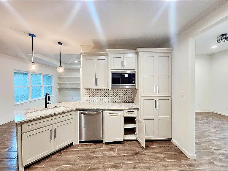 805 Woodridge Cir — Photo 18