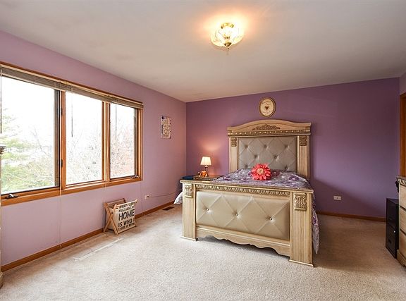 5th image of 15957 Blackwater Ct