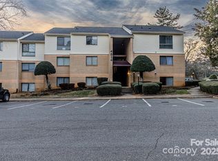 4814 Spring Lake Dr APT E, Charlotte, NC 28212