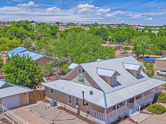 3rd image of 1901 Shawn Ln