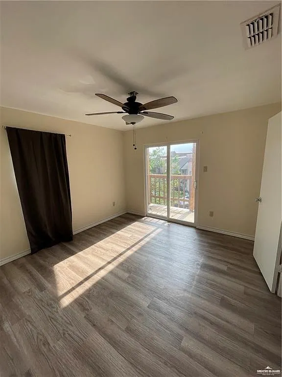 2 bed, 1.5 bath, 1179 sqft, $900 — Photo 3
