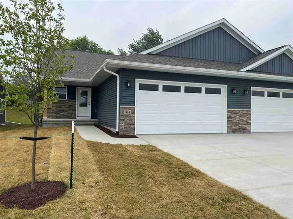 915 Prairie View Dr, West Branch, IA 52358