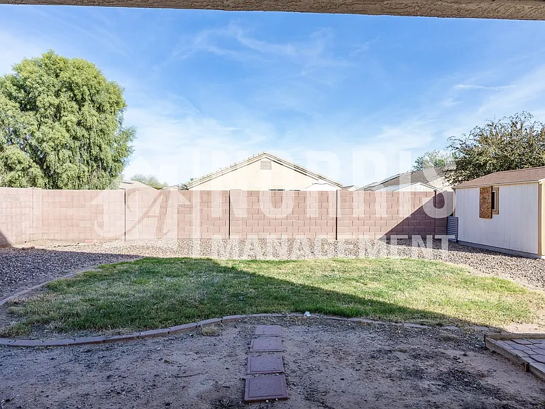 1632 E Cardinal Dr — Photo 46