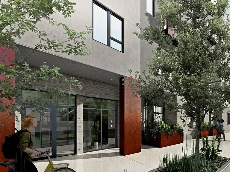 906 Trinity St — Photo 1