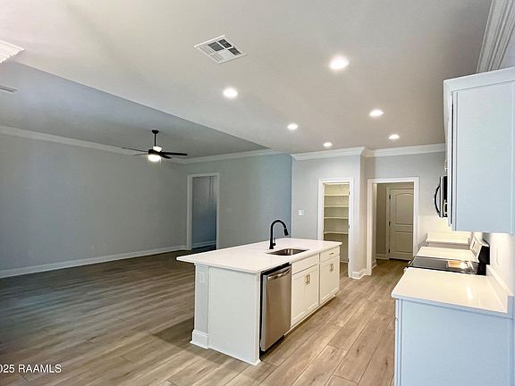 2nd image of 212 Nandina Dr