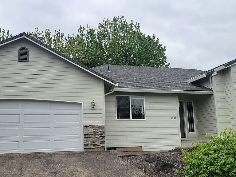 3267 NE Grandhaven Dr — Photo 1