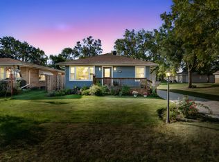 557 Elsie Ave, Crest Hill, IL 60403