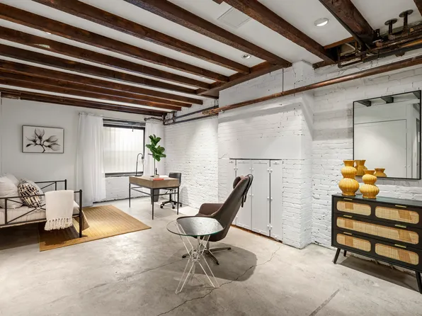 222 East 17th Street image 8 of 11