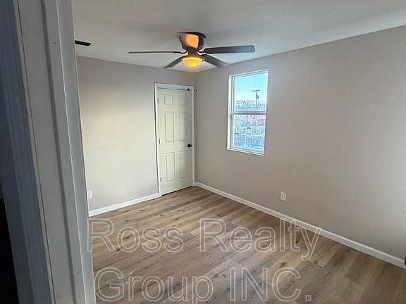 3rd image of 1441 N Erie St #Top