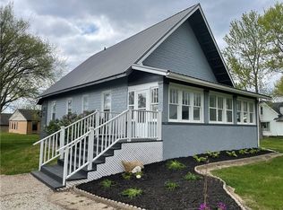583 N Cedar St, Mason, IL 62443