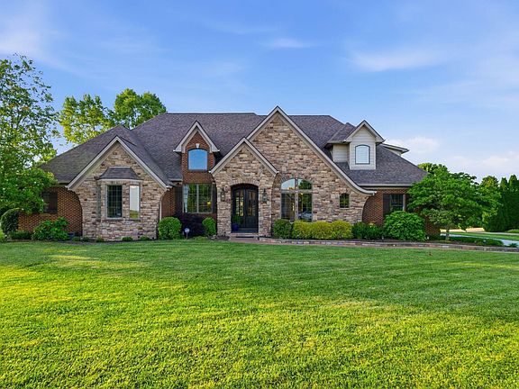 2nd image of 103 Merlot Ct