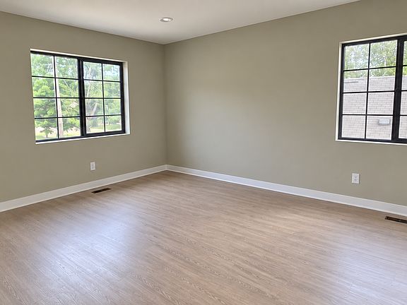 4th image of 105 S Saint W APT 3