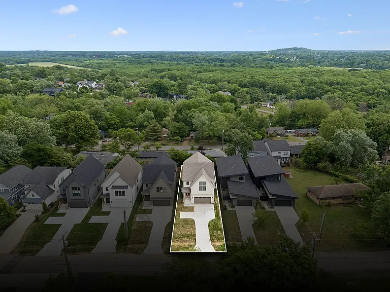 905 Potter Ln — Photo 45