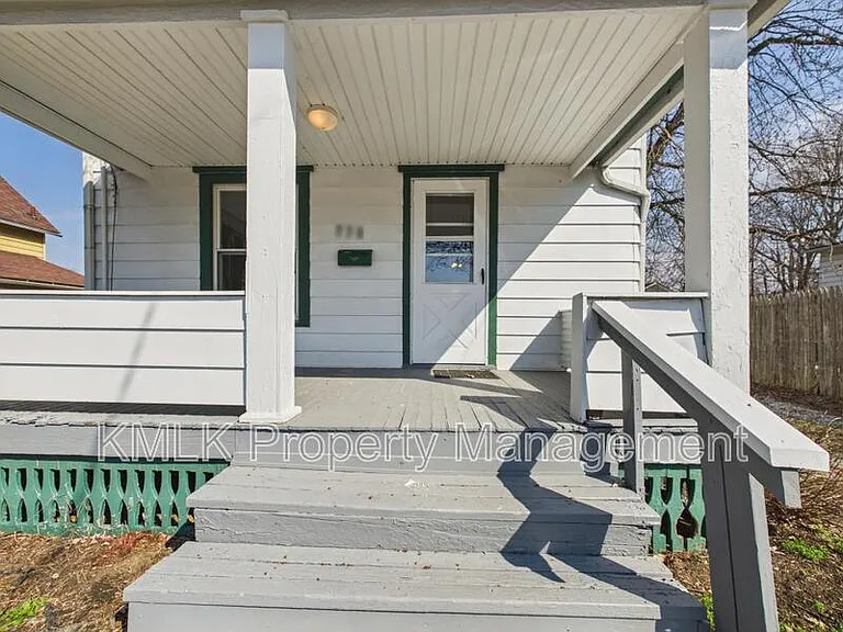 773 Montana Ave — Photo 4
