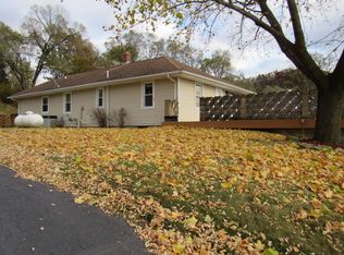 111 Main St, Genoa, WI 54632