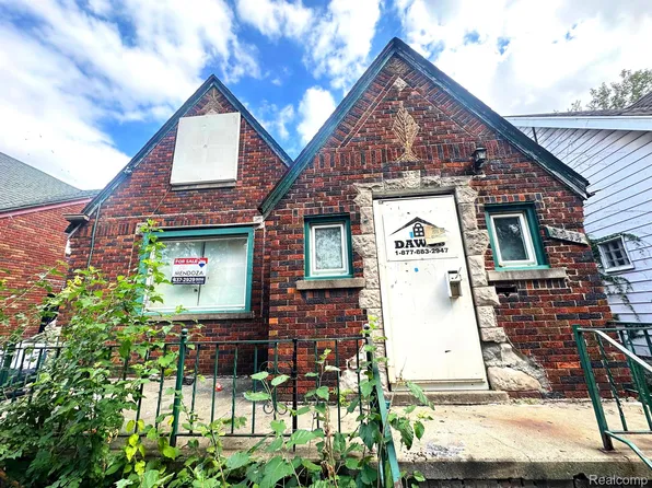 9214 Pinehurst St, Detroit, MI 48204