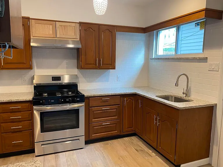 132 Nelson Ave #2 — Photo 6