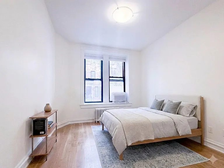 342 W 21st St #1D — Photo 3