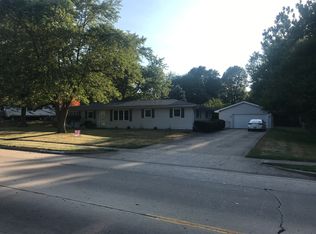 3953 N Macarthur Rd, Decatur, IL 62526