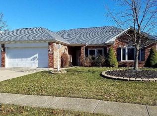 429 N Greenbriar Dr, Greenwood, IN 46142
