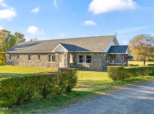 40 Dater Hill Rd, Troy, NY 12180