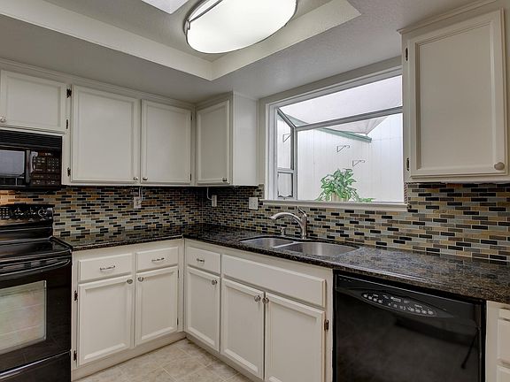5th image of 5645 Markos Ct