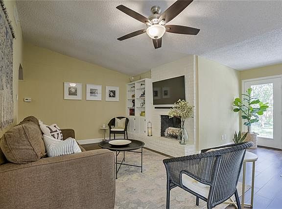 3rd image of 10017 Woodland Village Dr