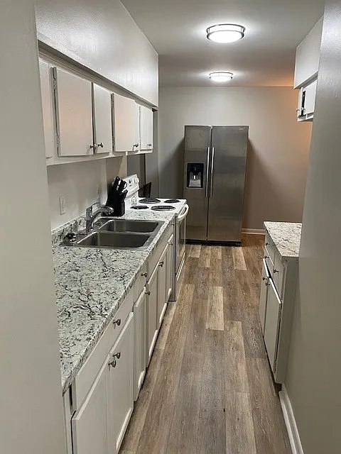 Building Photo - 1824 Augusta Dr #2