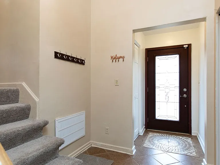 10 Warren Dr — Photo 7