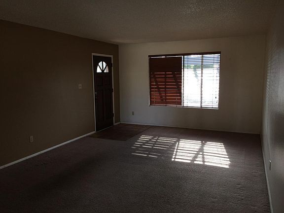 5th image of 4615 S Hazelton Ln #House