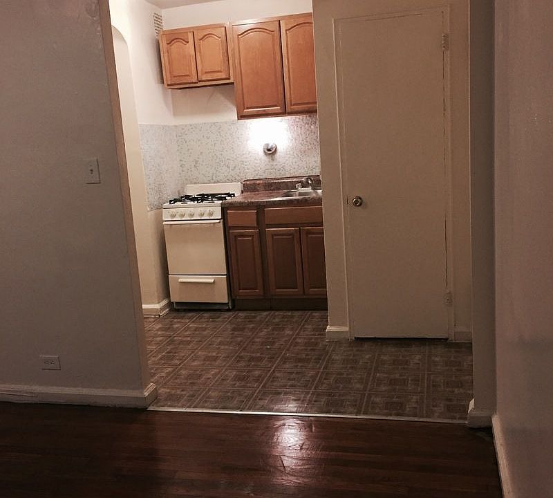 2nd image of 48 Saint Pauls Pl APT 6C