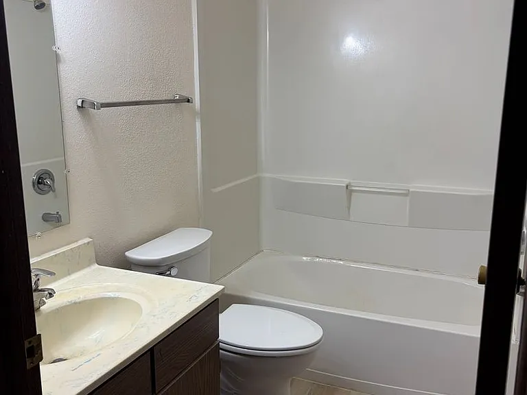 154 W Church St #B1-B8 — Photo 9