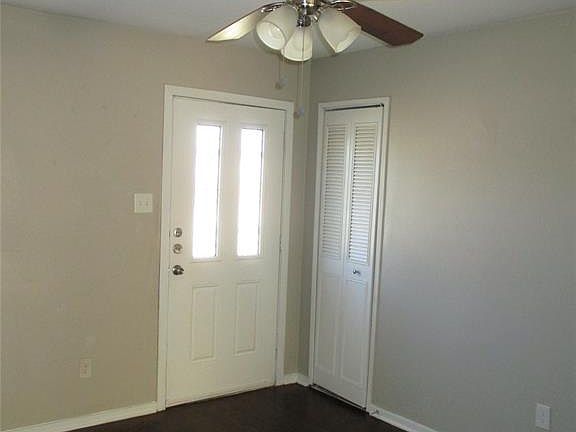 3rd image of 809 Las Palmas Dr
