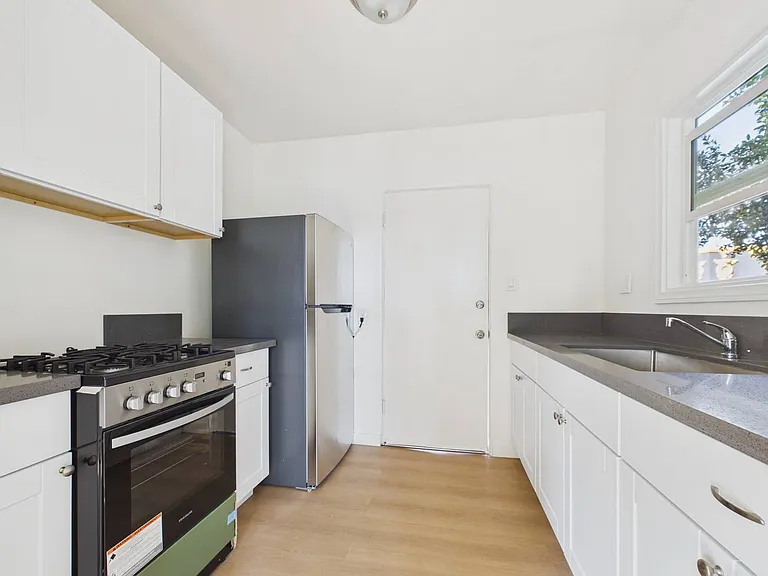 Wilcox Apartments — Photo 1