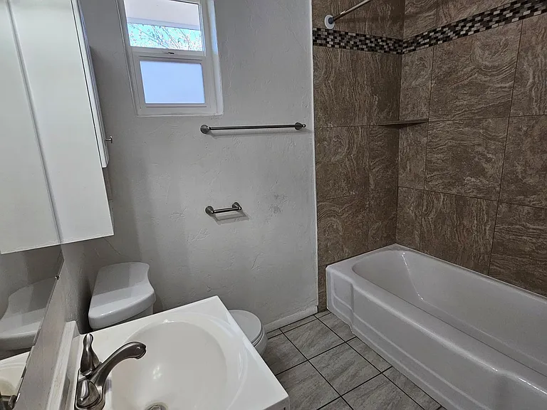 1344 N Country Club Rd — Photo 6