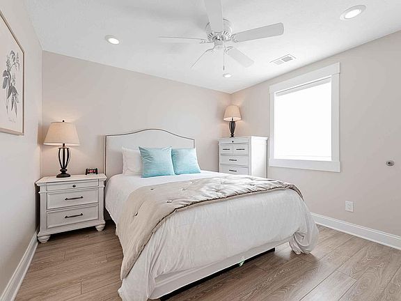 5th image of 539 Bay St #302W