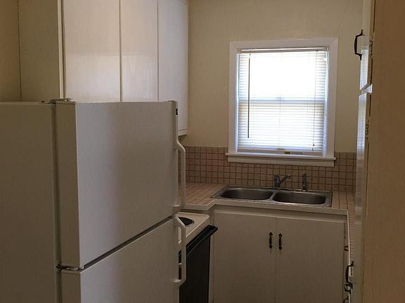 4th image of 705 N 13th St APT 3