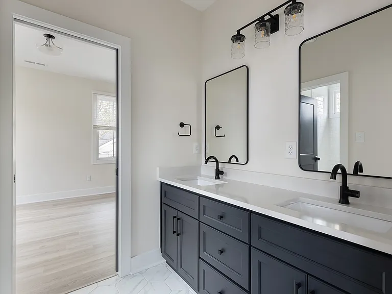 804 Shepherd St — Photo 10