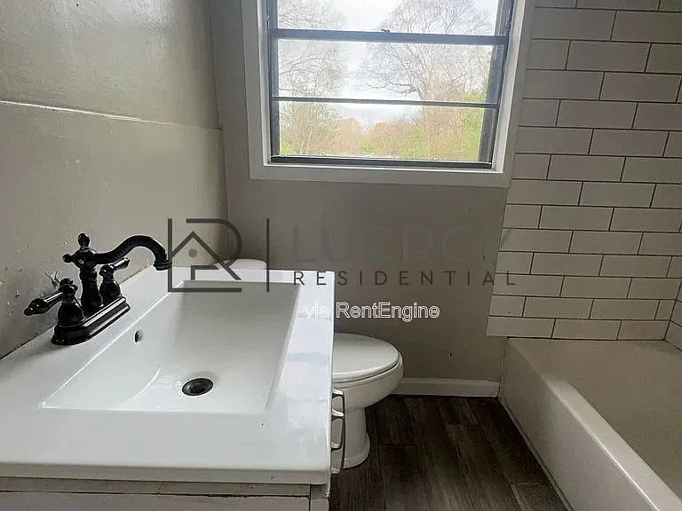 320 Lawrence Rd — Photo 9