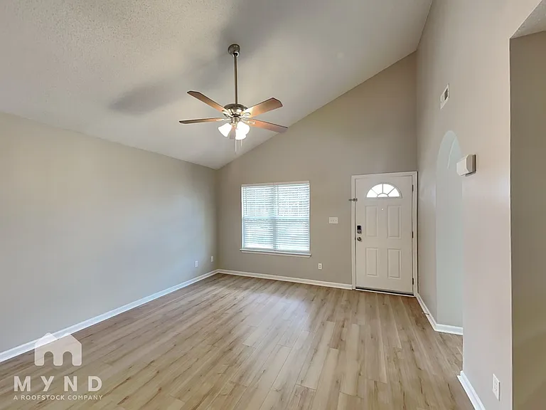 1848 Mission Oaks St — Photo 5