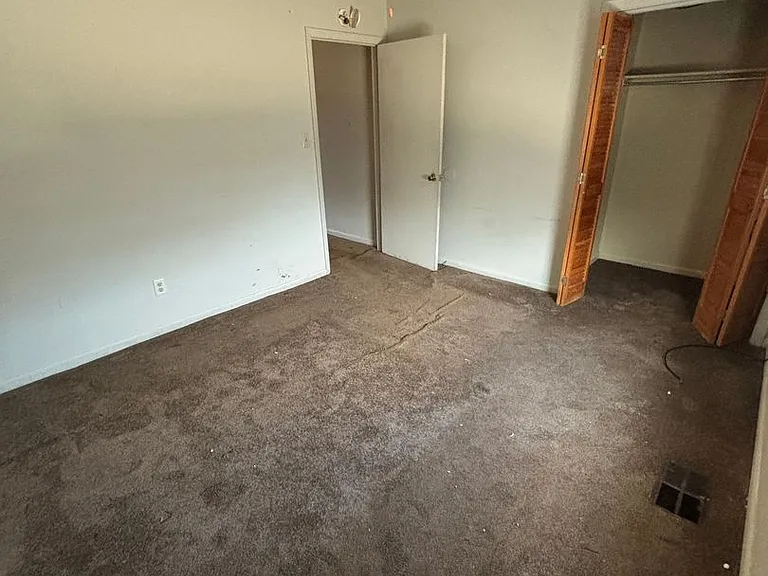 Feemster Lake Apartments — Photo 36