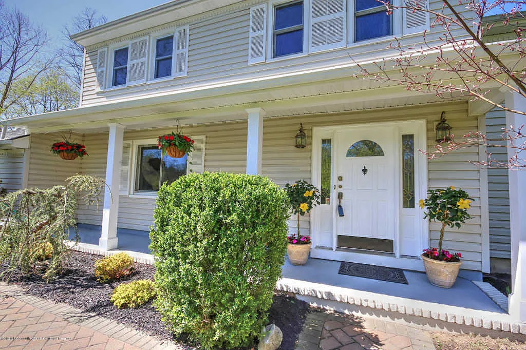 40 Maple Dr photo 1
